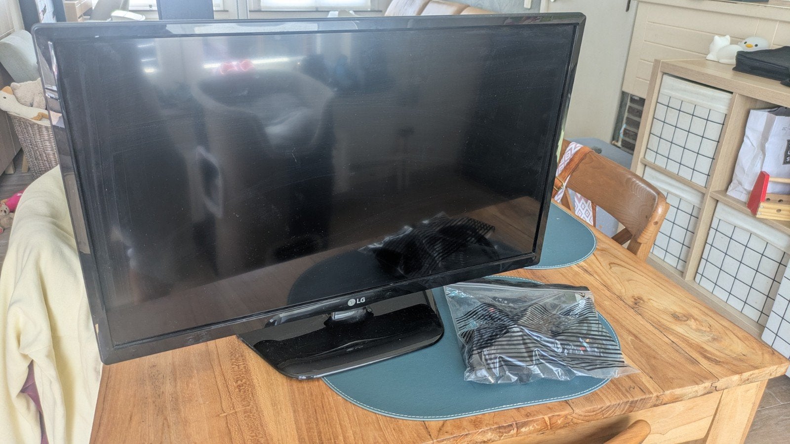 LG 28 inch LCD TV, TV, Hi-fi & Vidéo, Télévisions, 50 Hz, 60 à 80 cm, Enlèvement, Utilisé