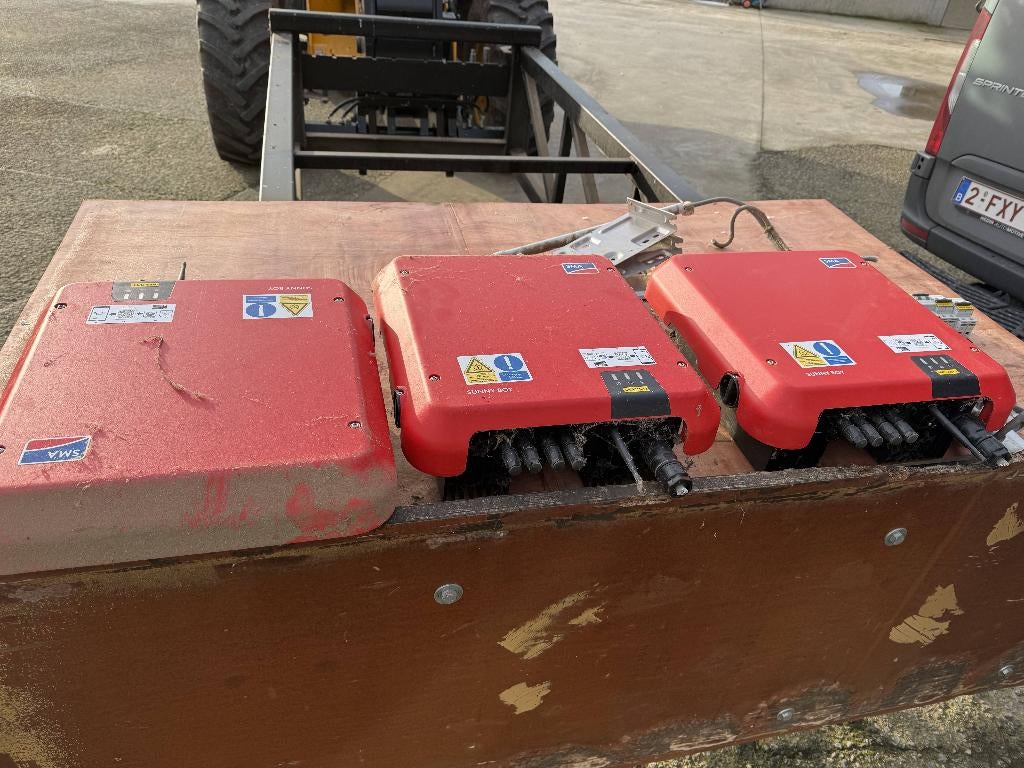 omvormer, Diensten en Vakmensen, Elektriciens