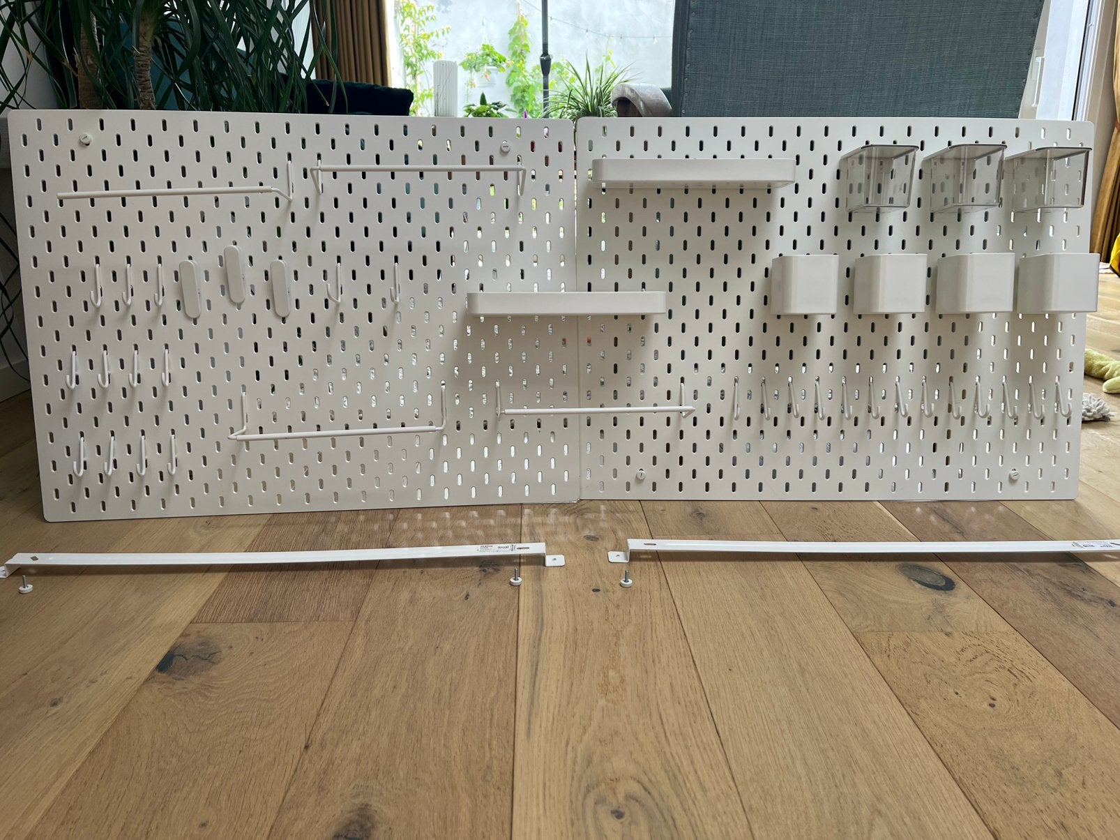 2 Ikea ophangborden met toebehoren., Huis en Inrichting, Overige Huis en Inrichting, Ophalen, Zo goed als nieuw