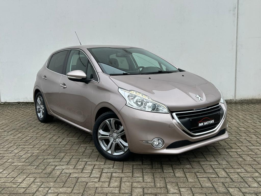 PEUGEOT 208 1.6 BENZINE 2014 EURO 5b (MET GARANTIE), Auto's, Euro 5, Bedrijf, 5 deurs, Stadsauto