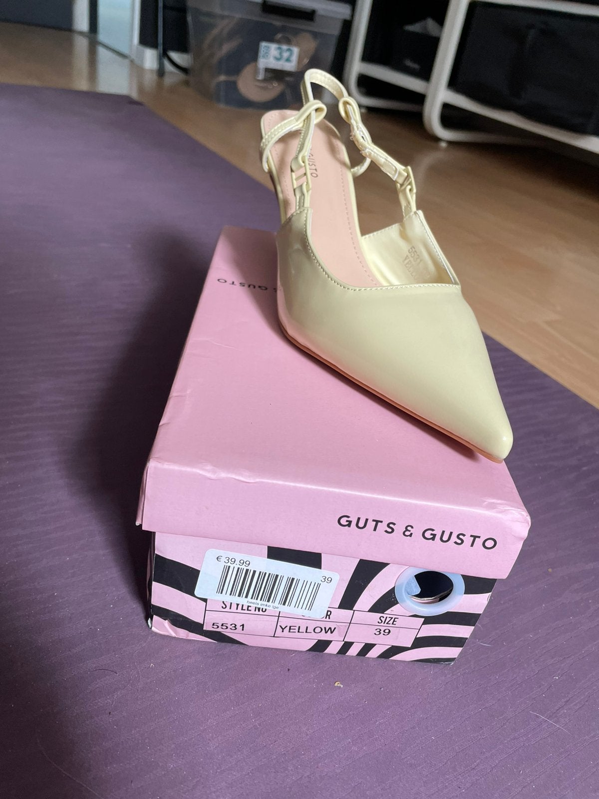Guts & Gusto - Gele hakjes maat 39, Neuf, Chaussures basses, Jaune, Enlèvement ou Envoi