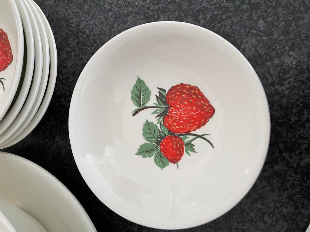 Aardbei set 1 grote schaal en 6 kleine, Ophalen, Overige stijlen, Porselein, Schaal of Schalen