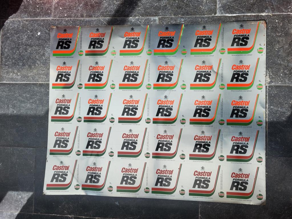 Castrol olie blikken plaat, Enlèvement