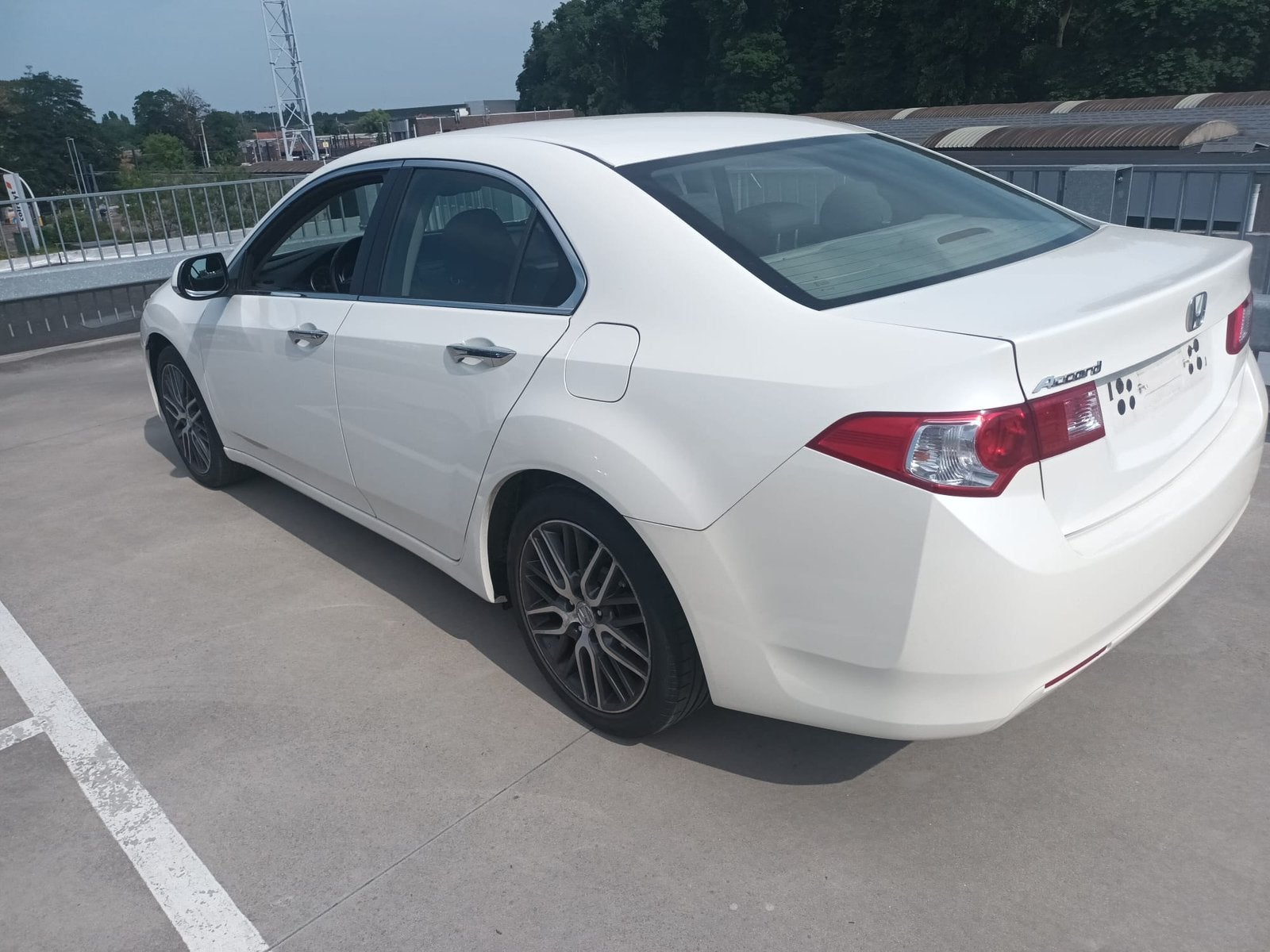 HONDA ACCORD 2.0 AUTOMAAT 110.000KM AIRCO 9500€, Auto's, Honda, Parkeersensor, Stof, 4 cilinders, Wit