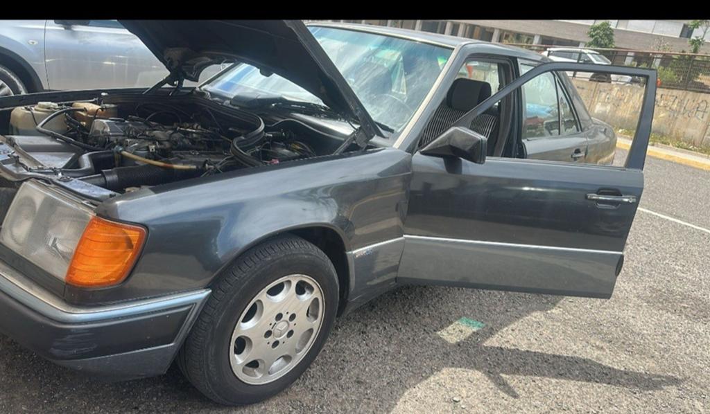 Mercedes  W124. Bij 1991, Auto-onderdelen, Ophalen of Verzenden
