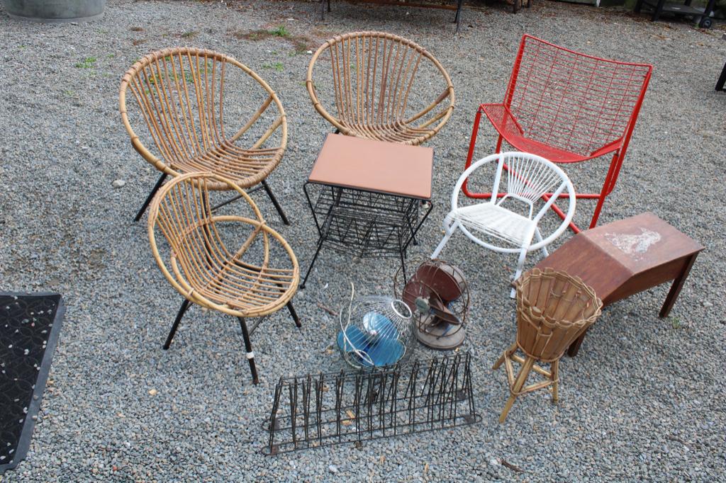 Ancien fauteuils jarpen tomado space age, Enlèvement