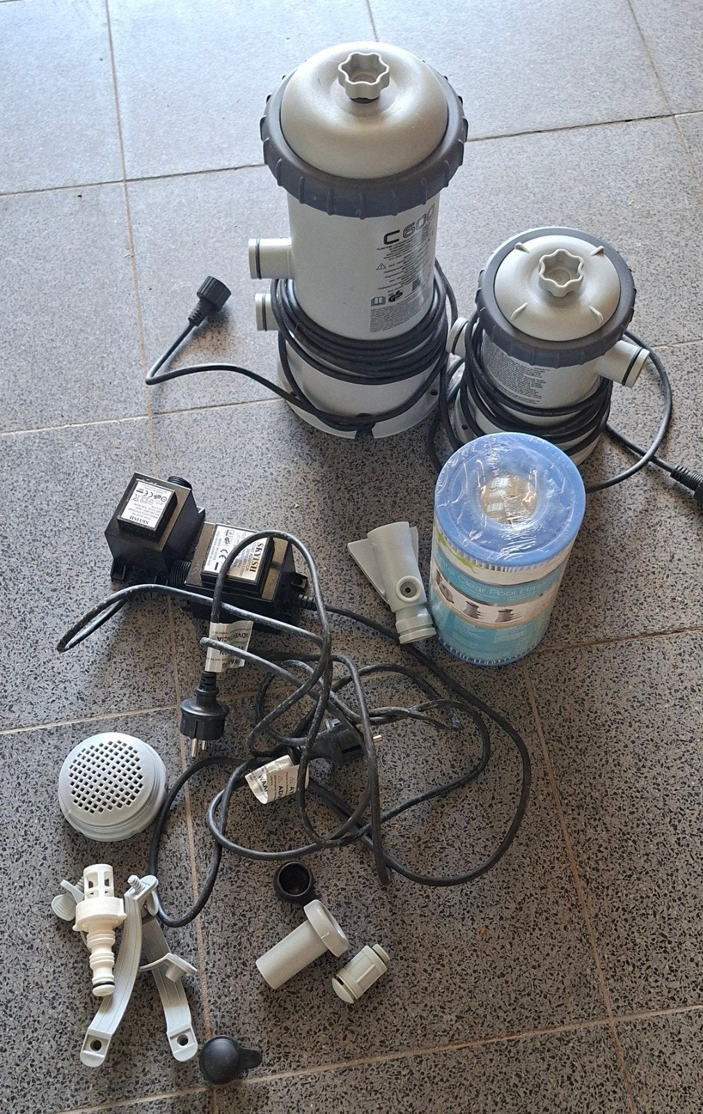 te koop 2 zwembad pompen en onderdelen, Tuin en Terras, Ophalen of Verzenden, Zo goed als nieuw