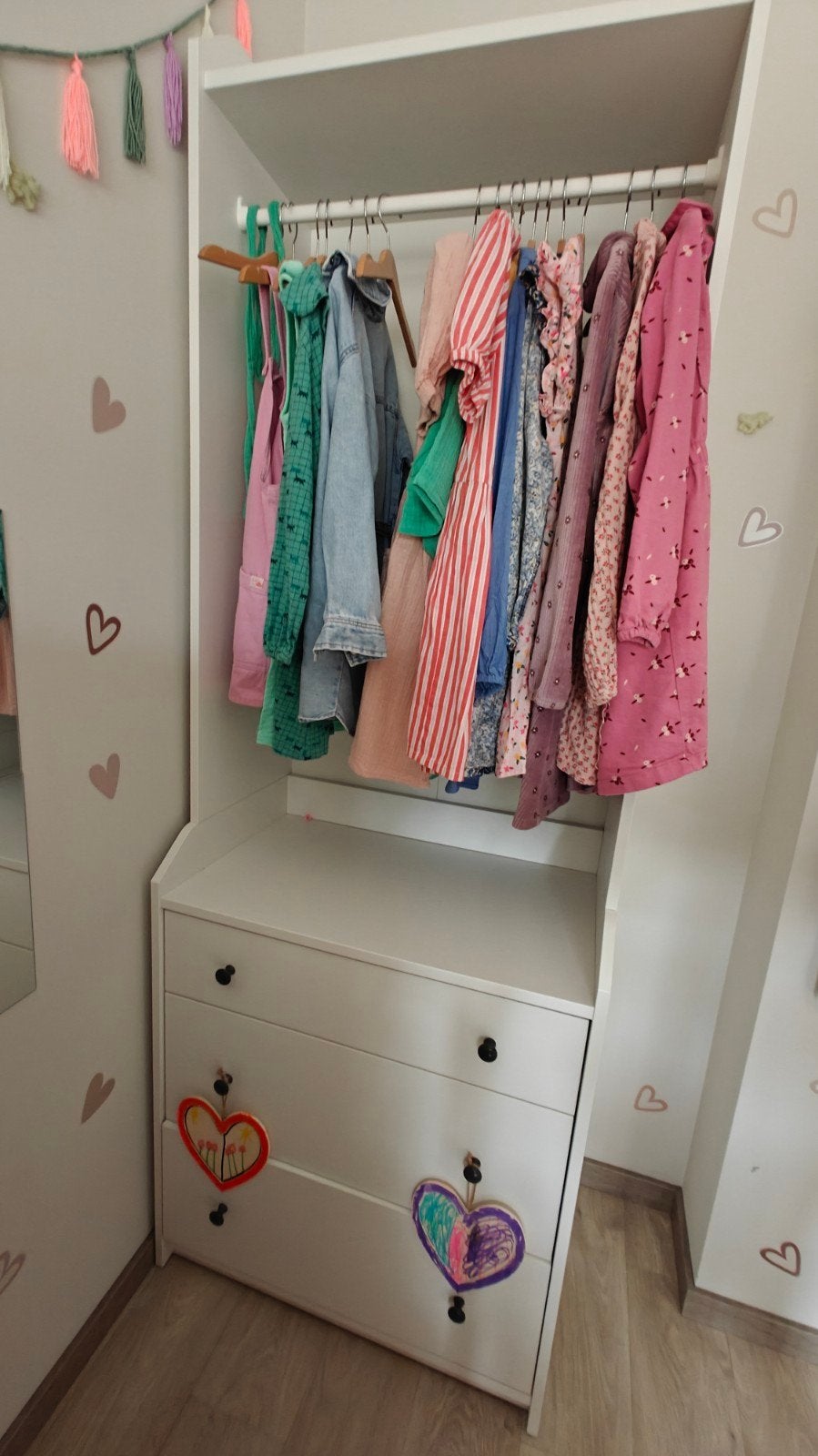 Armoire ouverte, Enlèvement
