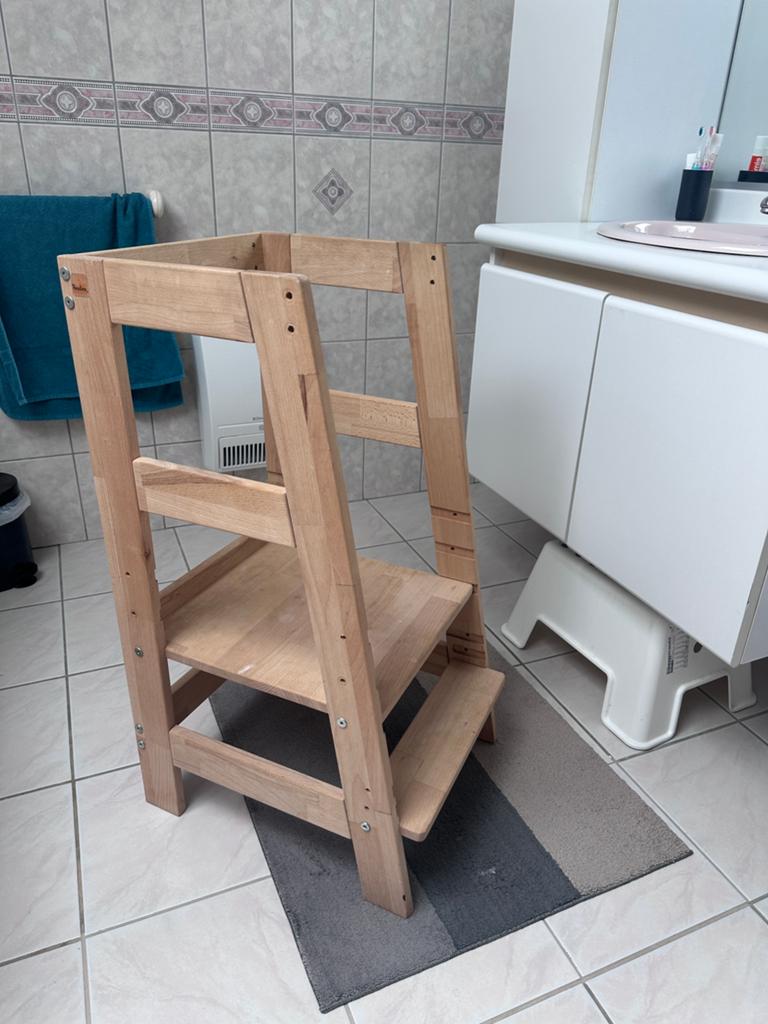 Montessori tower for kids -wood, Kinderen en Baby's, Kinderstoelen, Ophalen, Zo goed als nieuw