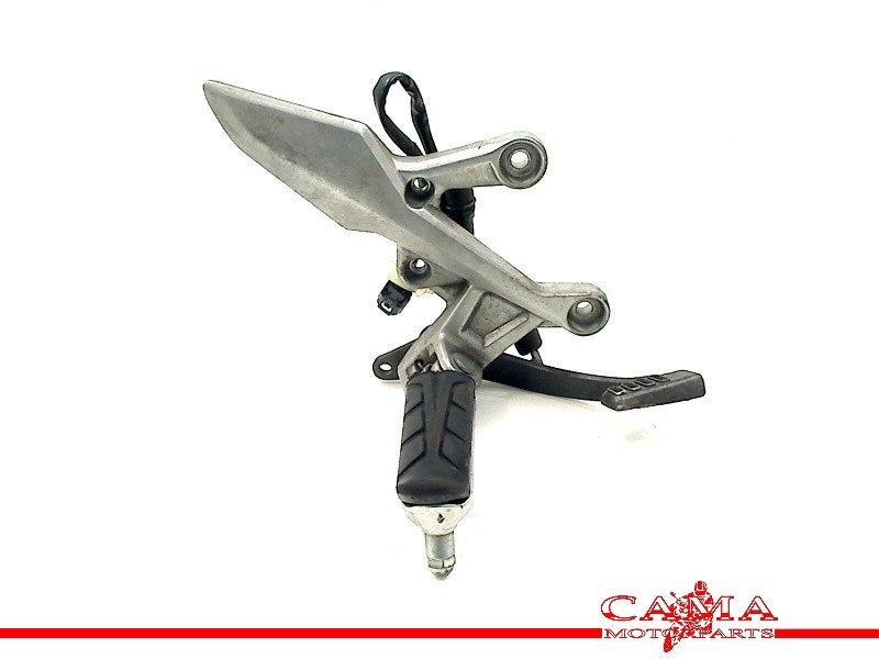 REPOSE PIEDS AVANT DROIT CBR 500 R 2016-2017 (CBR500R), Motos, Dhr. S. di Majo, Utilisé, Info@cama-motorparts.nl, P.J. Troelstraweg 8 8
3144 CX  MAASSLUIS, NL