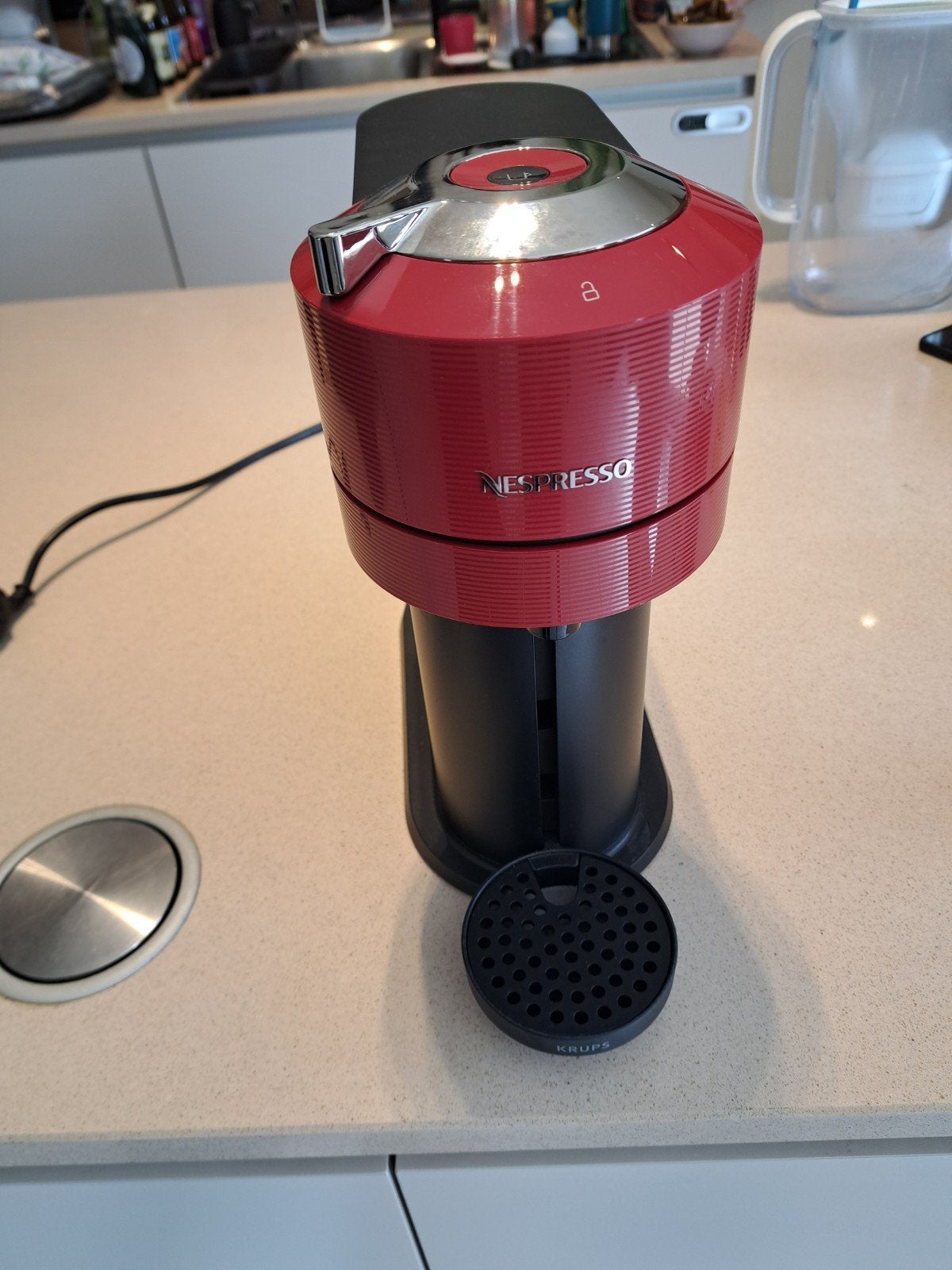 Nespresso vertuo next rood, Autres modèles, Réservoir d'eau amovible, Dosettes et capsules de café, Comme neuf