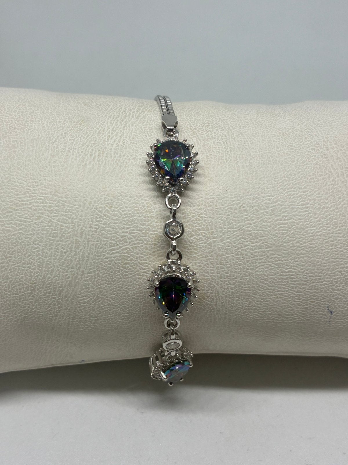 Zilveren armband met mystieke topaas en zirkonia - Zilver 92, Handtassen en Accessoires, Overige kleuren, Nieuw, Ophalen of Verzenden