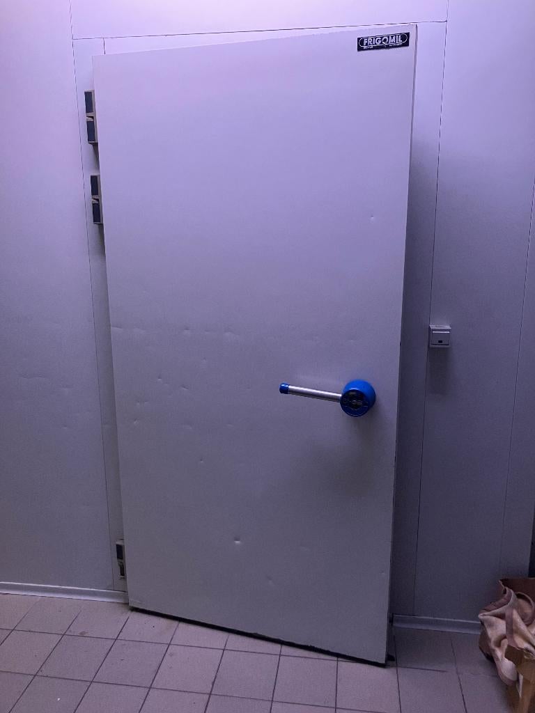 koelcel  2m40 (L) x 1m80 (B), Zakelijke goederen, Ophalen