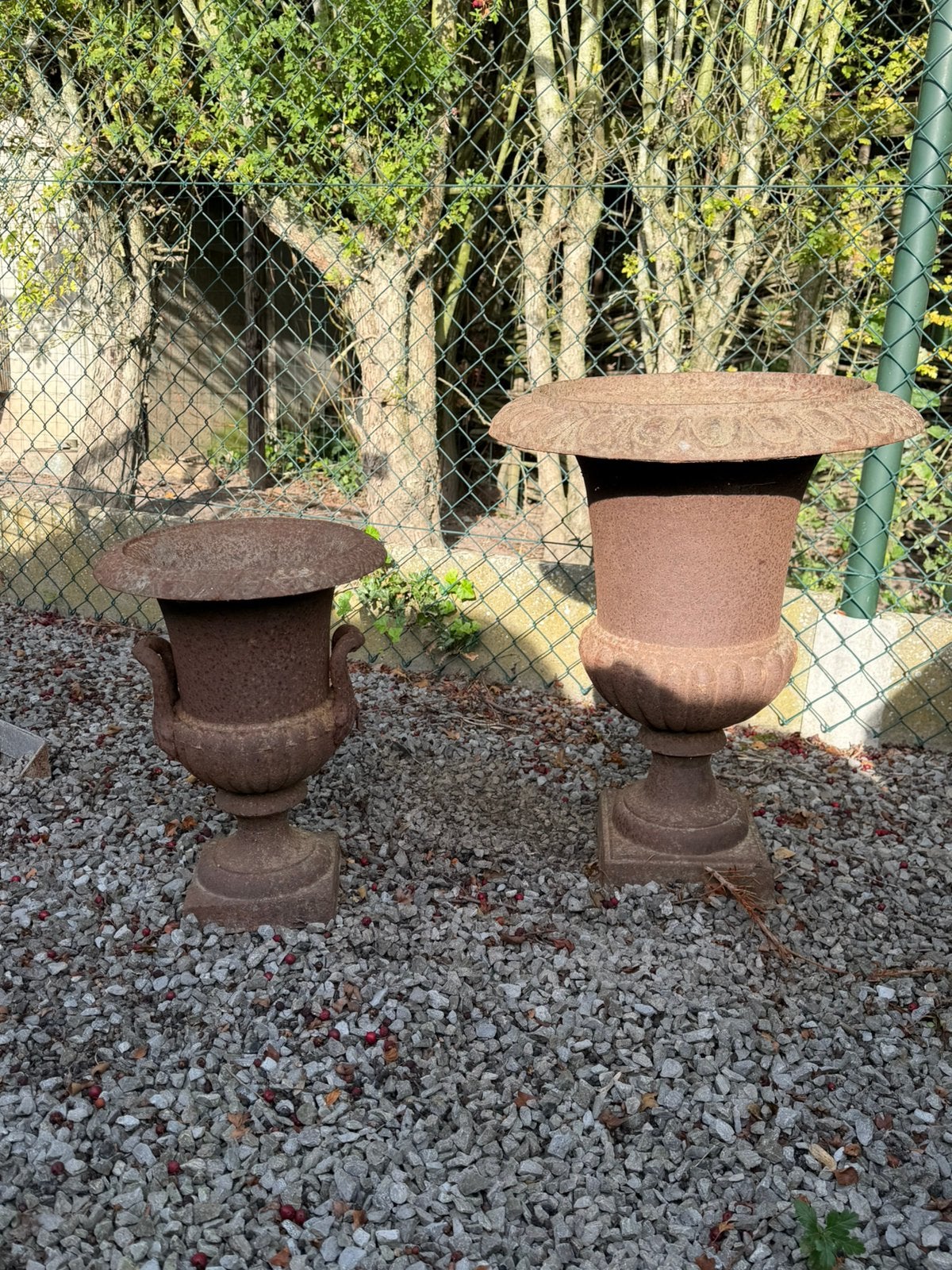 Lot de 2 vases de jardin en fonte (60cm-40cm) Bel état, Enlèvement, Comme neuf