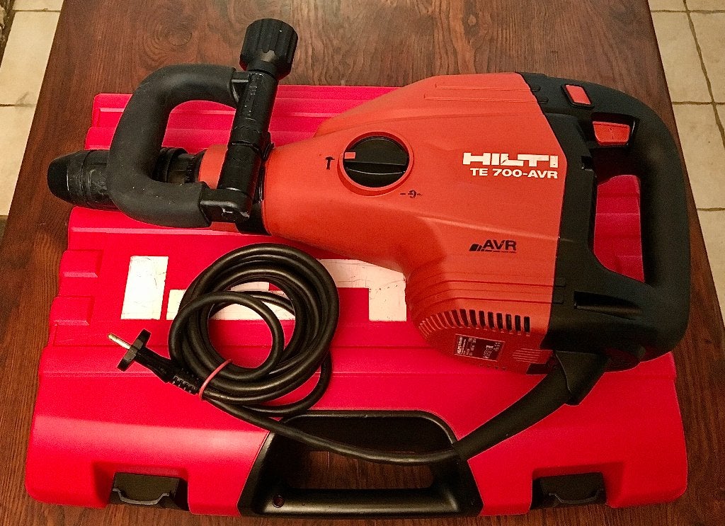 HILTI - TE 700 AVR - Professionele sloophamer, Doe-het-zelf en Bouw, Ophalen of Verzenden, Zo goed als nieuw, Boor- en/of Breekhamer
