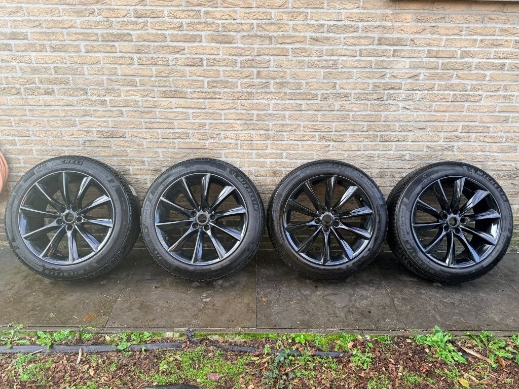 Originele Tesla Model X winterset 255 45 20 & 275 45 20, Pneus et Jantes, Pneus hiver, 255 mm, Véhicule de tourisme