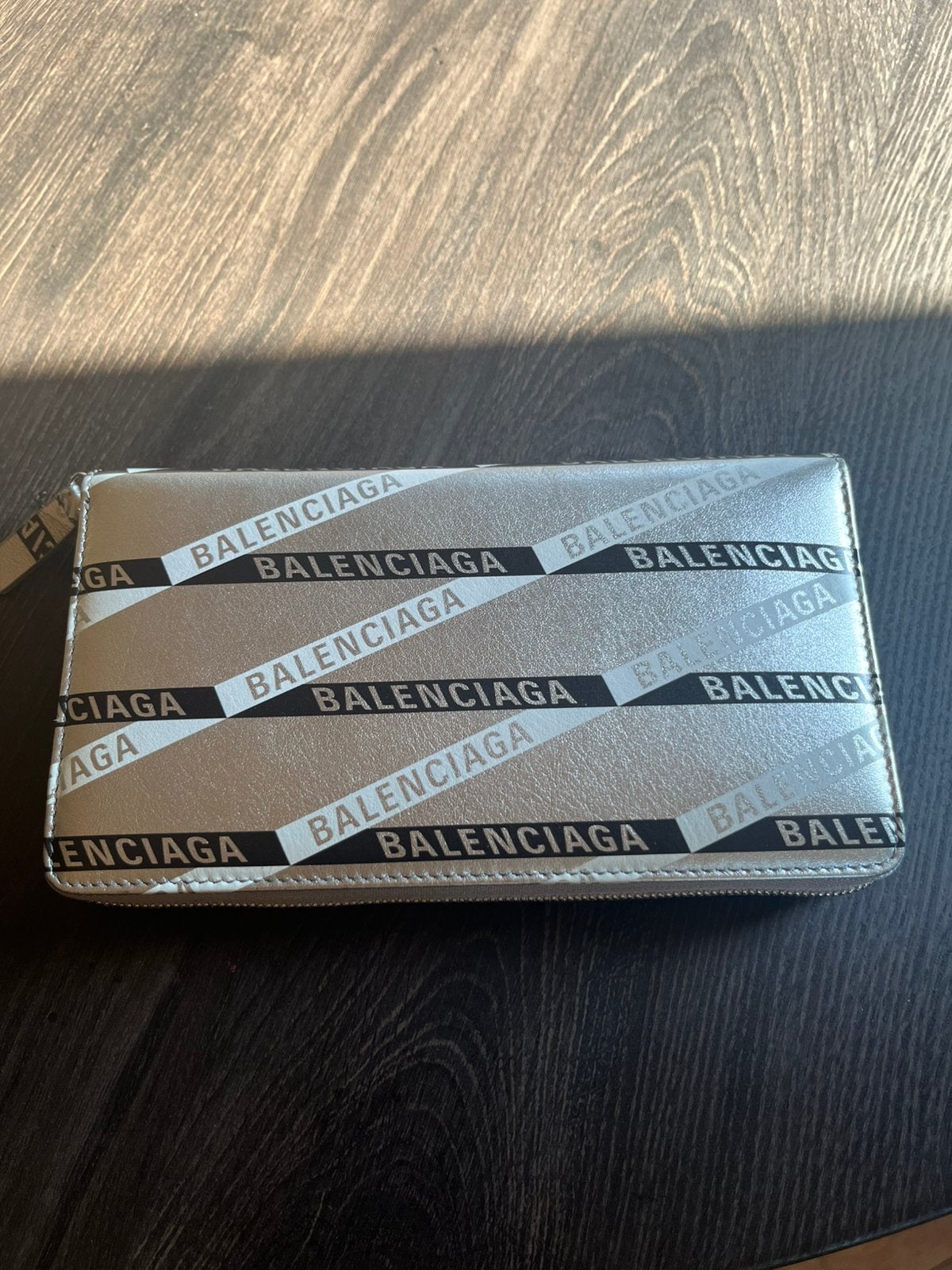Balenciaga portefeuille, Handtassen en Accessoires, Ophalen of Verzenden, Zo goed als nieuw, Wit, Leder