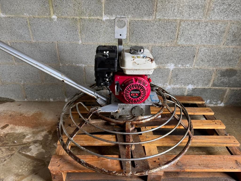 BTC 90 TROFFEL (HELIKOPTER VOOR BETON), Doe-het-zelf en Bouw, Ophalen, Gebruikt