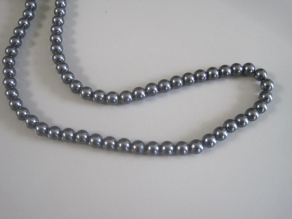 magnifique collier long en perles d'hématite, Enlèvement ou Envoi, Comme neuf, Pierre ou Minéral