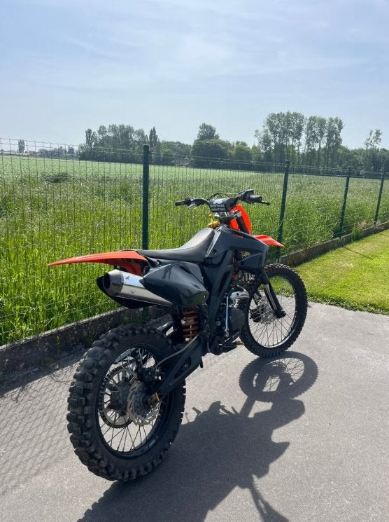 Crossmotor 4 takt, 250 cc, Zo goed als nieuw, 5 versnellingen, Ophalen