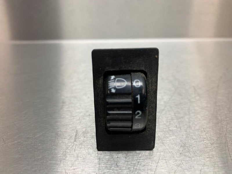 COMMUTATEUR PHARE REGLAGE C HiAce II (|133216|2311L90|), Utilisé, Toyota