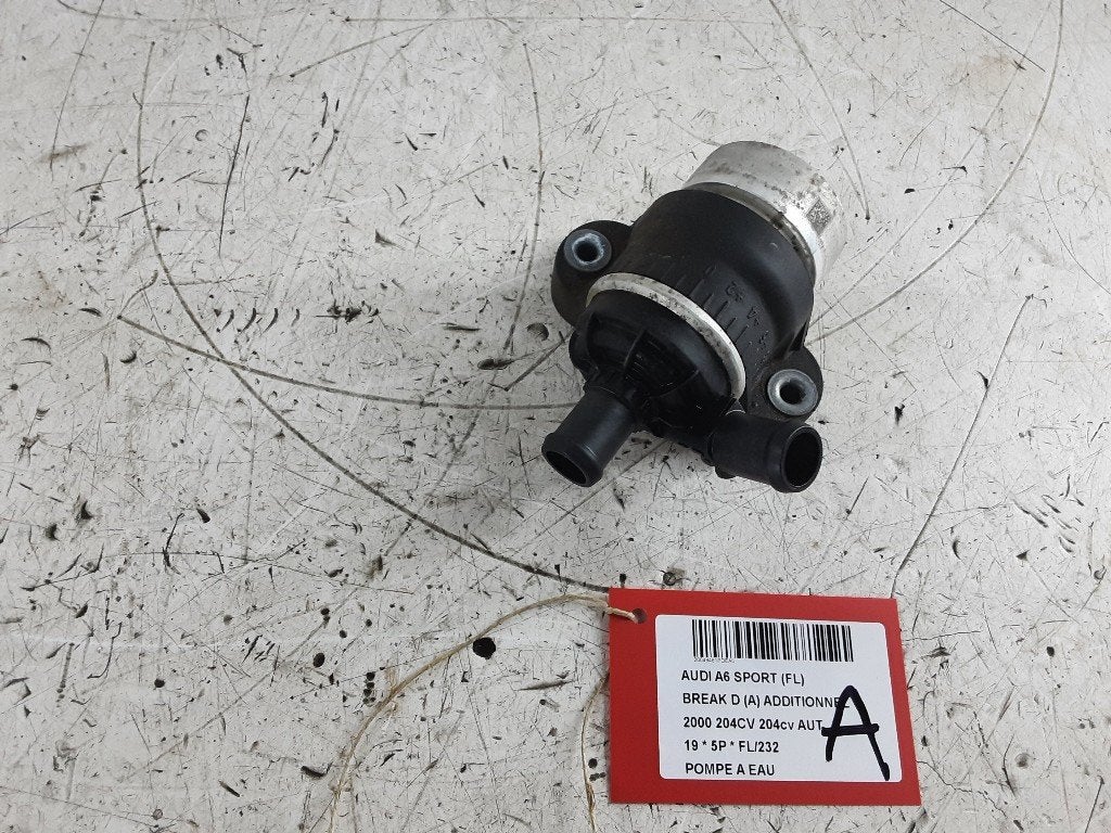 WATERPOMP Audi A6 Avant (C8) (01-2018/-) (05L965567), Auto-onderdelen, Info@audi.de, Audi, Audi AG, Gebruikt