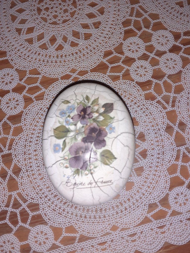Boîte à bijoux Bergère de France, Enlèvement