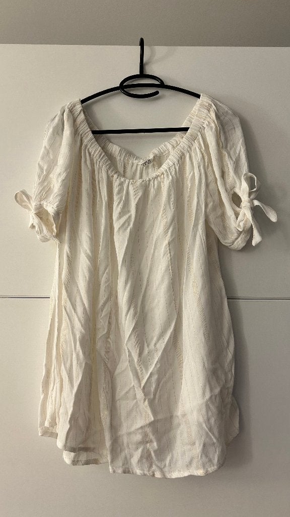 FSTVL witte blouse met strikmouwen, Taille 42/44 (L), Enlèvement ou Envoi, Comme neuf, FSTVL