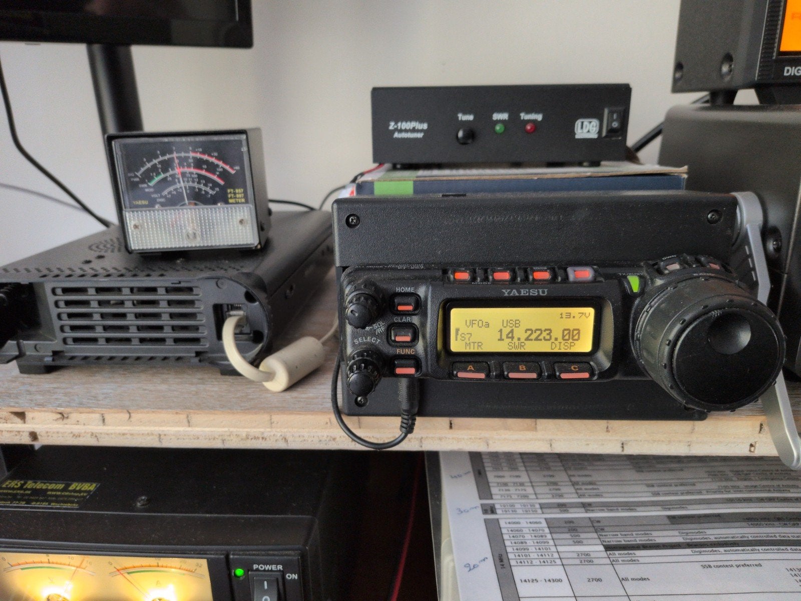 FT 857D met Z100 plus S meter zie foto HF/ 6m/2m/70cm, Telecommunicatie, Ophalen