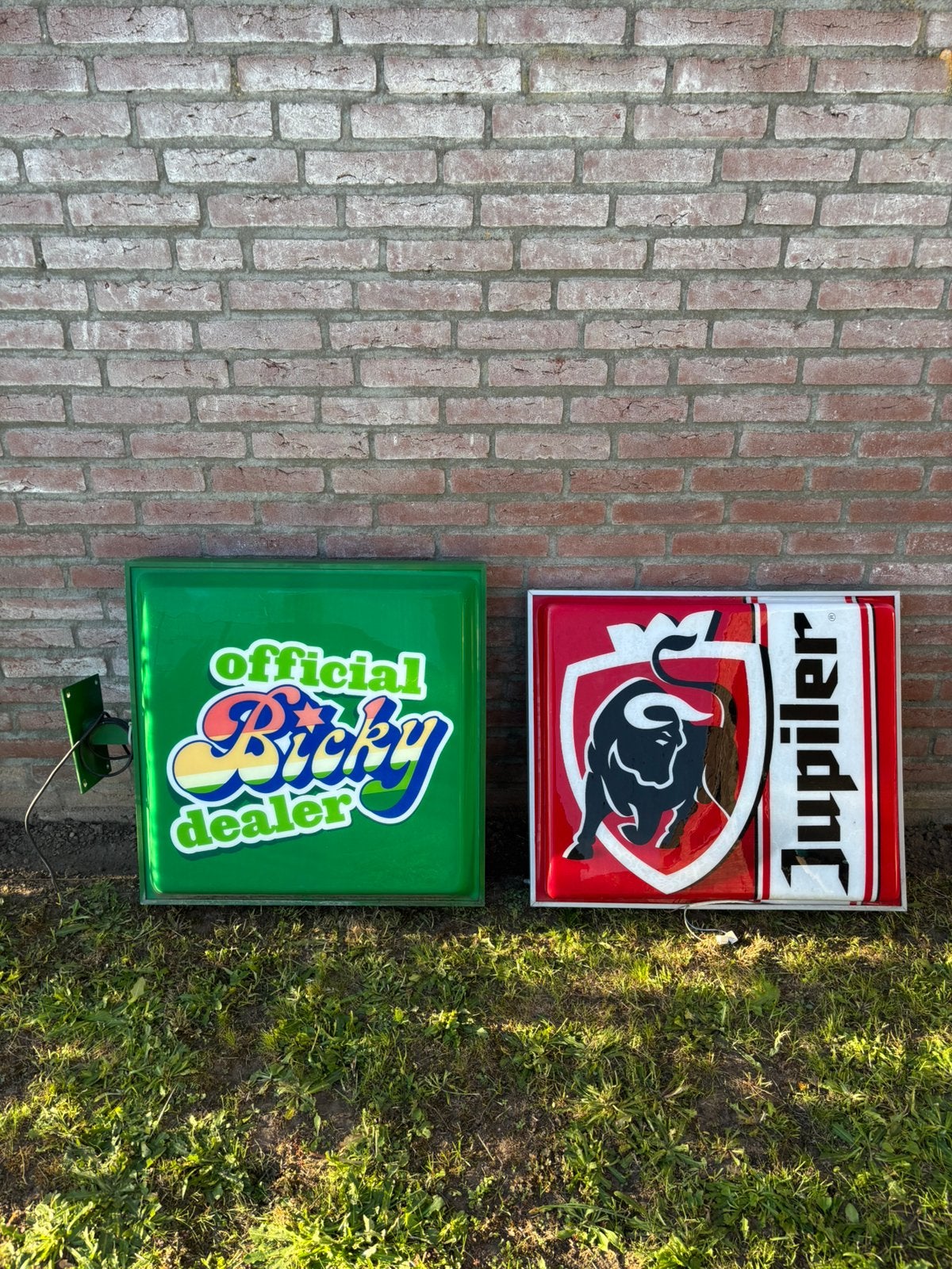 Uithangbord jupiler en bicky burger, Ophalen, Gebruikt
