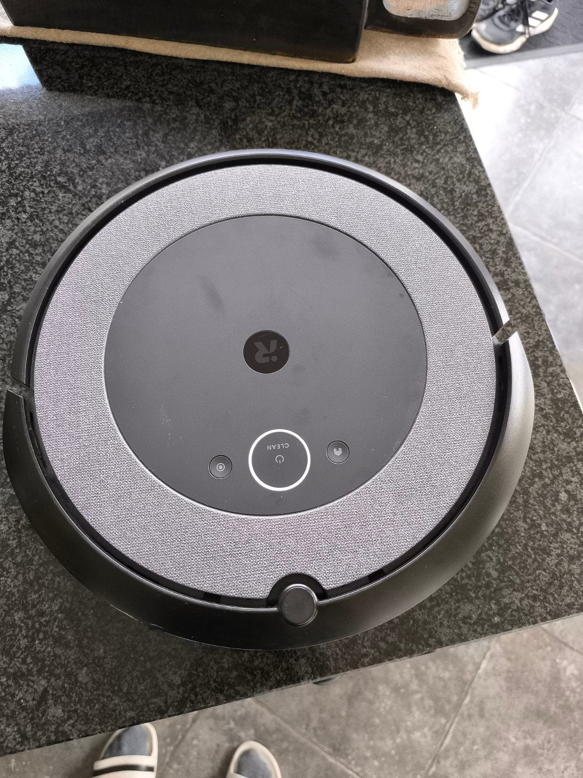 iRobot Roomba i5, Ophalen
