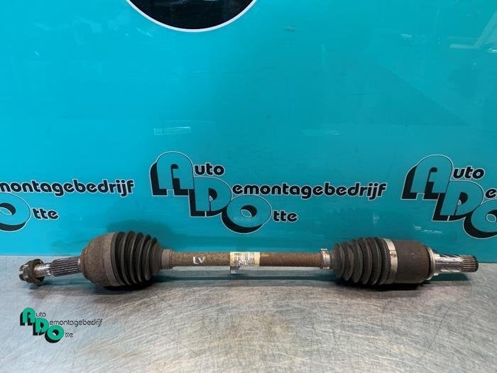 Arbre de transmission avant gauche d'un Renault Clio (Clio 3, Renault, -, 3 mois de garantie, Utilisé