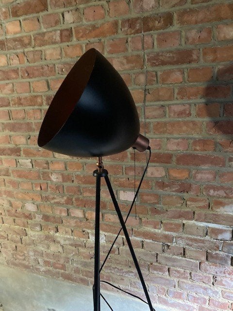 Industriële vloerlamp op statief – zwart/koper, Huis en Inrichting, Ophalen, Zo goed als nieuw, Metaal, 150 tot 200 cm