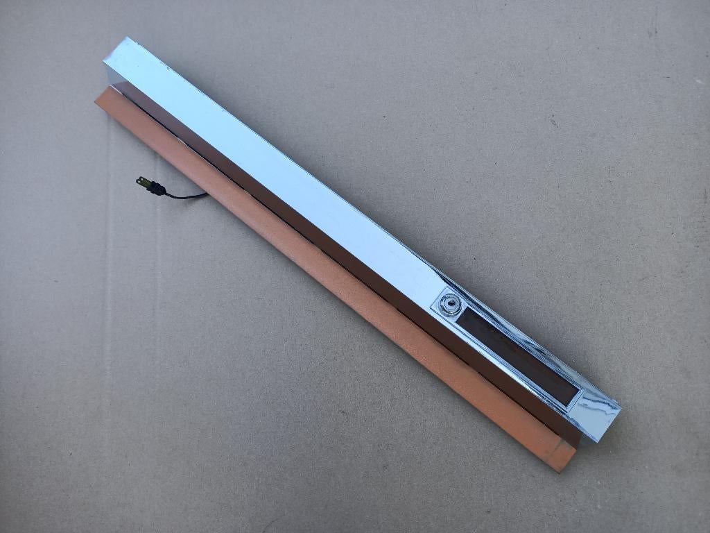 Front Paneel Rowe-AMi MM1 (1967) jukebox, Envoi, Ami