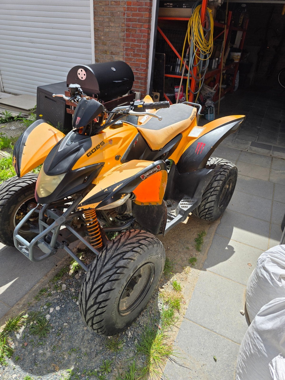 Quad 200 cc avec certificat d'immatriculation