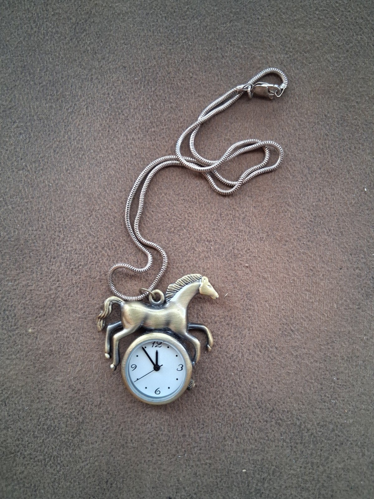 Montre avec cheval, Enlèvement ou Envoi
