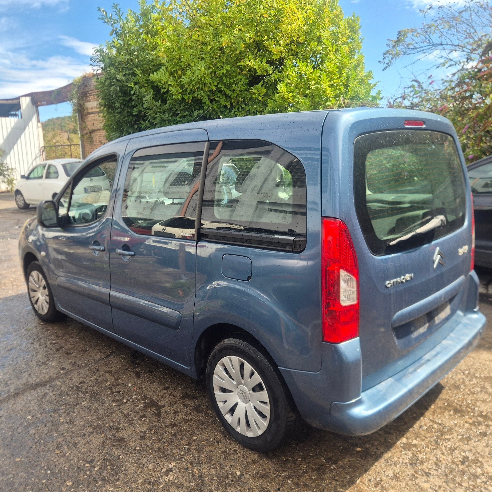 citroen berlingo 1.6 HDI diesel 250000 km pas de air co, Autos, Citroën, Achat, Capteur de stationnement, Boîte manuelle, 5 portes