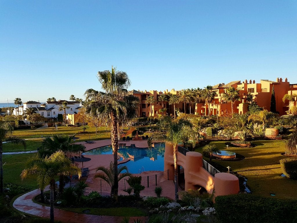 Comfortabele penthouse te huur ts. Marbella en Estepona., Vakantie, Wasmachine, Appartement, Costa del Sol, Aan zee