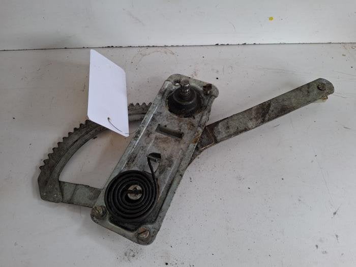 Mécanique vitre 4portes avant droite d'un Alfa Romeo Giulia, -, 3 mois de garantie, Utilisé, Alfa Romeo