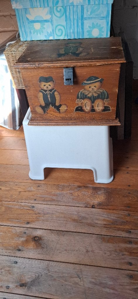 Decoratieve doos met beertjes, Enlèvement, Utilisé