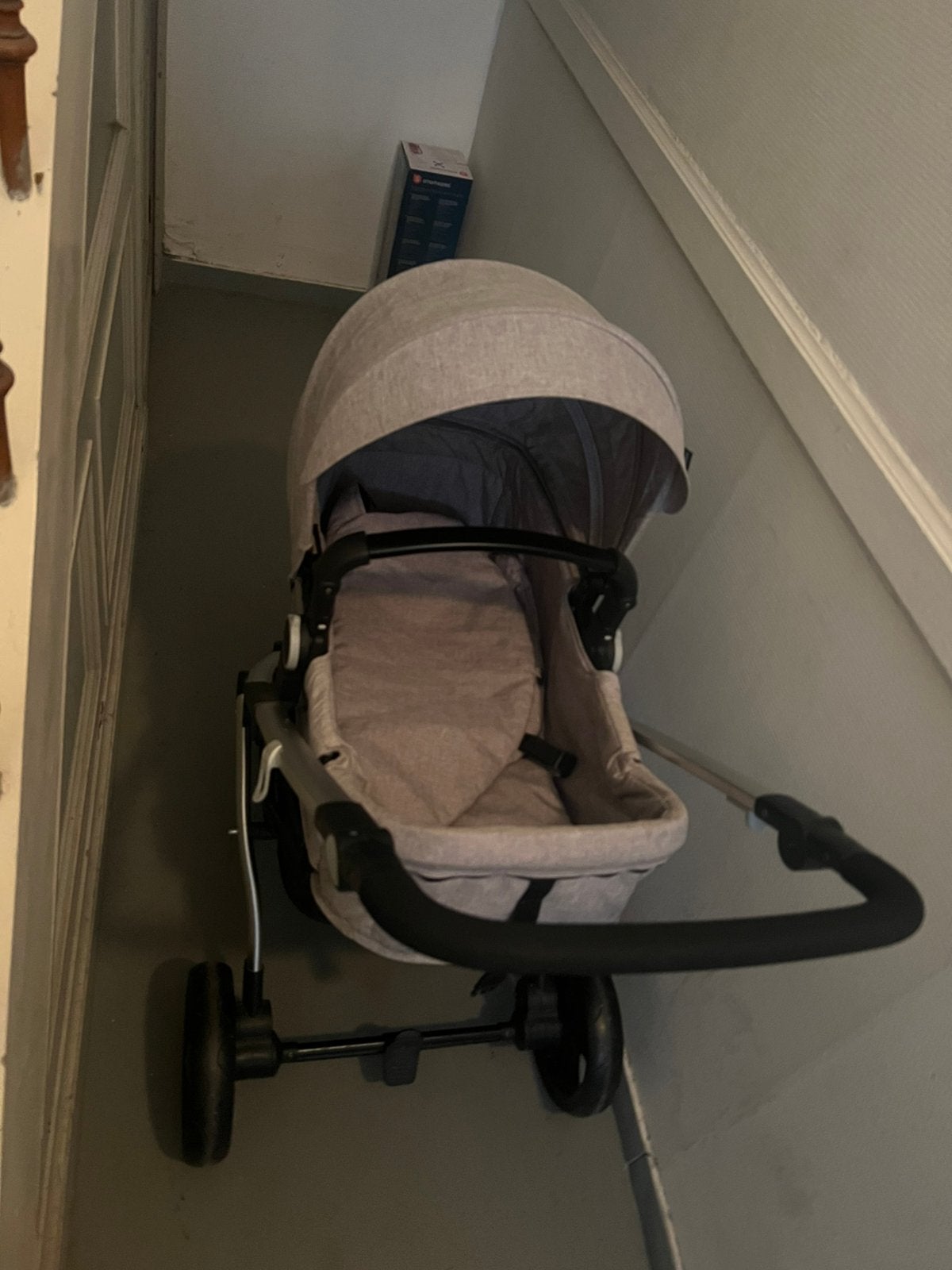 Grijze baby buggy, Ophalen, Zo goed als nieuw