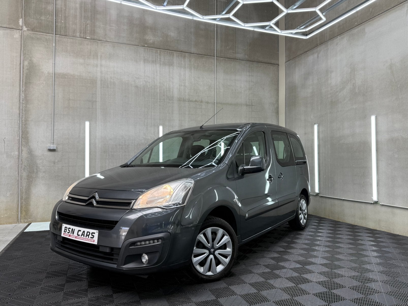 CITROEN BERLINGO/5ZIT/CRUISE/AC/CAMERA/EURO6/NAVI, Auto's, Citroën, Voorwielaandrijving, Testrit aan huis, Stof, Euro 6