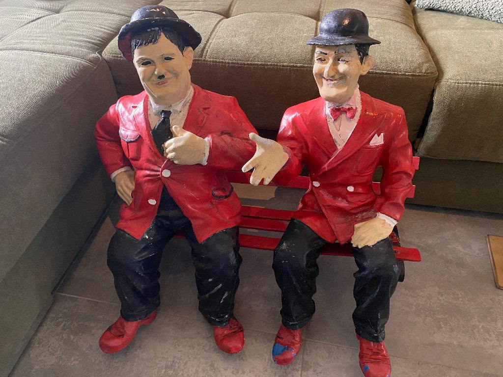 Laurel en Hardy op bankje, Ophalen