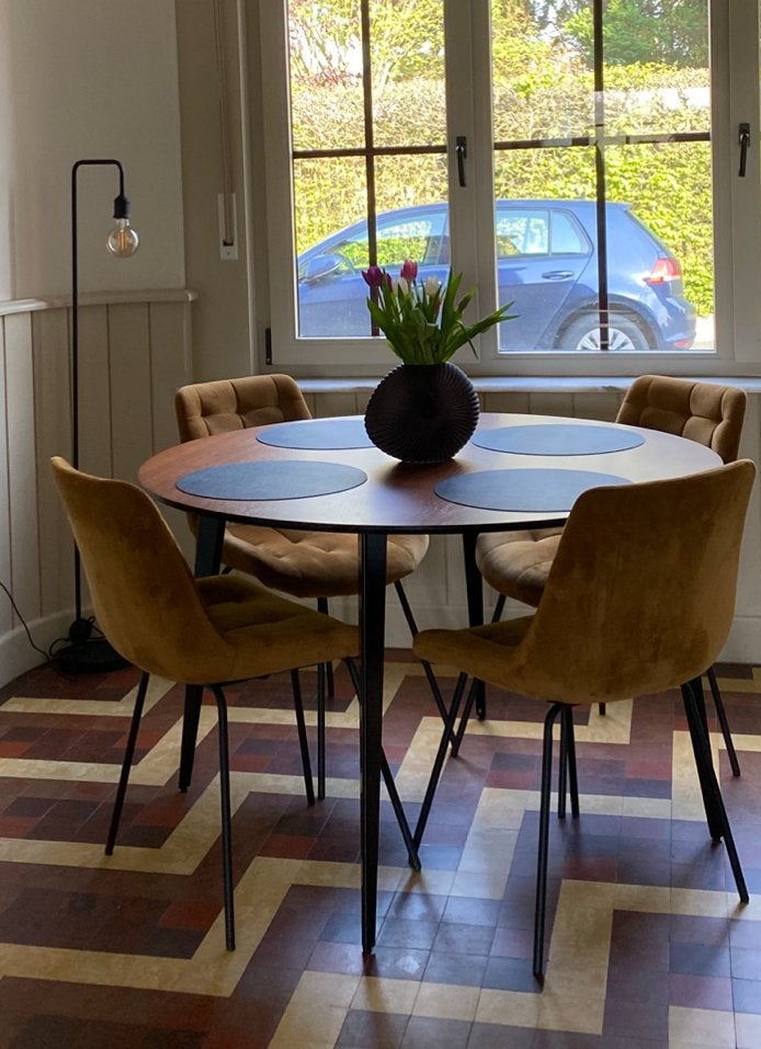 4 bruine stoelen, Ophalen, Zo goed als nieuw, Stof