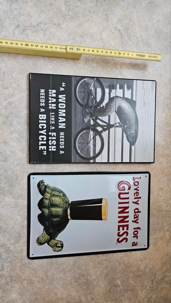 2 metalen wandborden / mancave decor, Ophalen