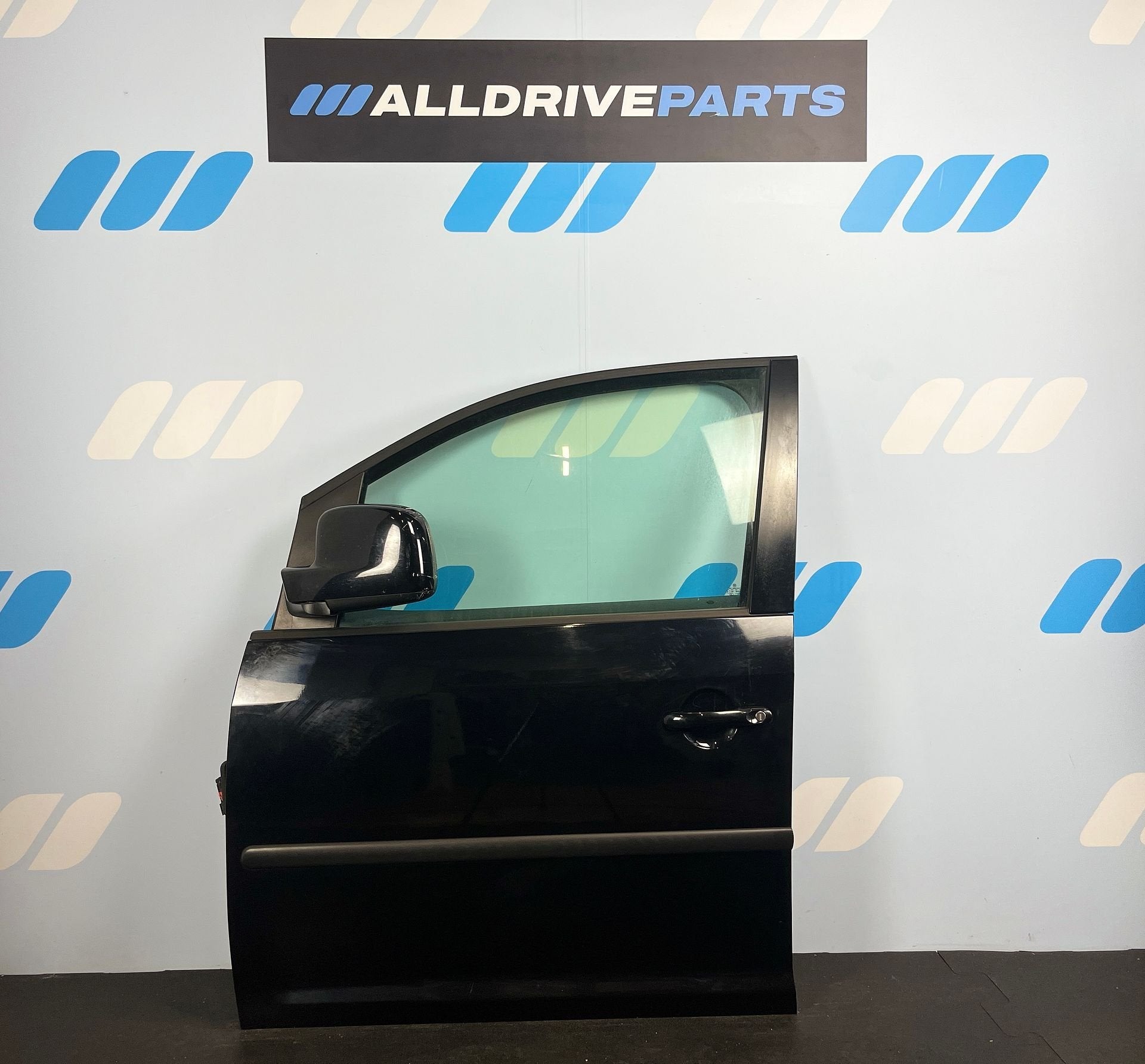 Voorportier rechts VW Caddy zwart Deep Black LC9X 2K0831056B, Gebruikt, -, Deur, -