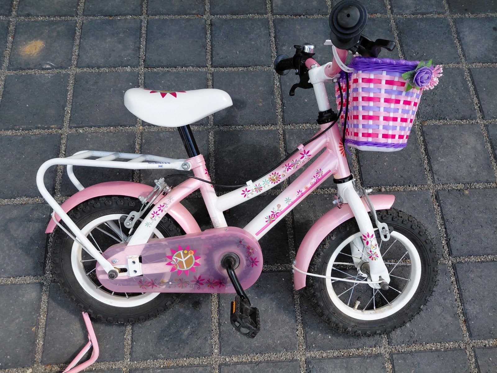 Vélo rose pour enfant de 12 pouces avec roues latérales et p, Vélos & Vélomoteurs, Vélos | Vélos pour enfant, Frein sur jante