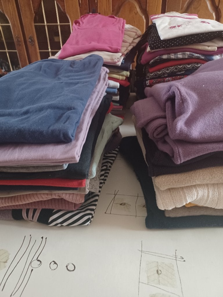 Lot de t-shirts, hauts, pulls, chemisiers tailles S et M, Vêtements | Femmes, Enlèvement, Porté, Taille 38/40 (M)