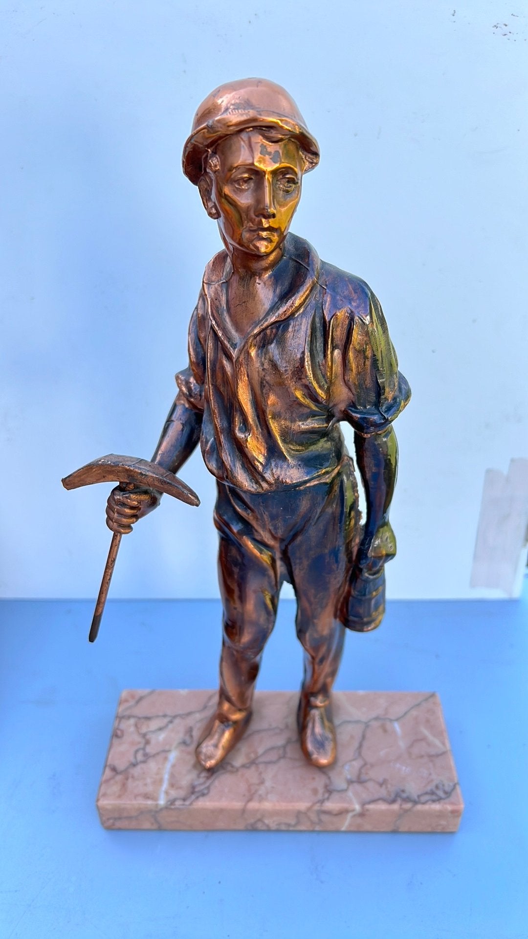 Oude bronzen mijnwerker, Ophalen, Gebruikt, Mens