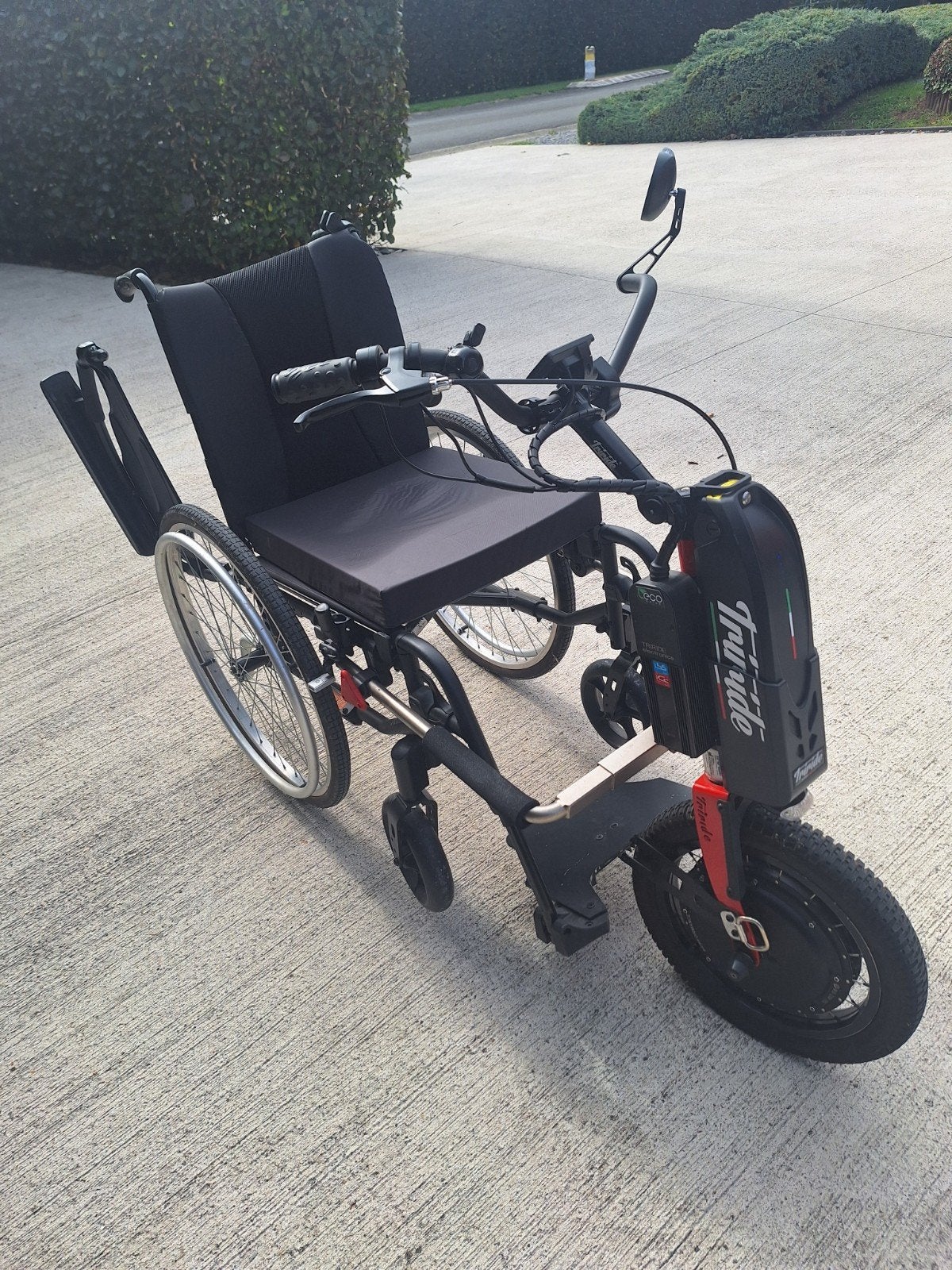 Triride + chaise, Enlèvement, Pliant, Comme neuf, Fauteuil roulant électrique